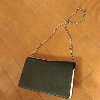 チャールズアンドキース(Charles and Keith)のCharles & Keith クラッチ　ショルダーバッグ(ショルダーバッグ)