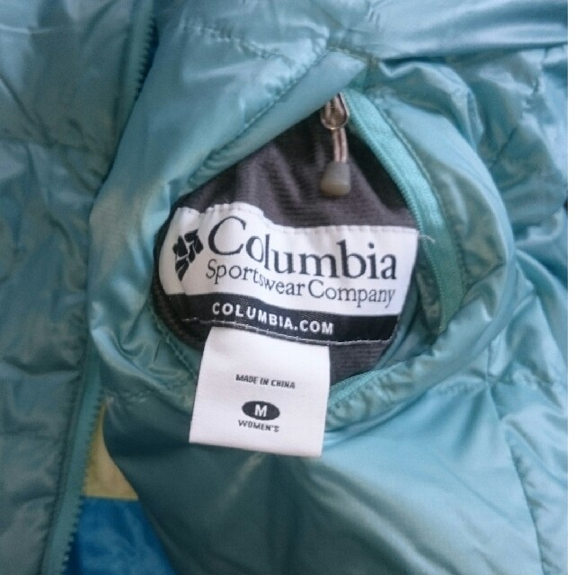 Columbia(コロンビア)のColumbia リバーシブルダウン  レディースのジャケット/アウター(ダウンジャケット)の商品写真