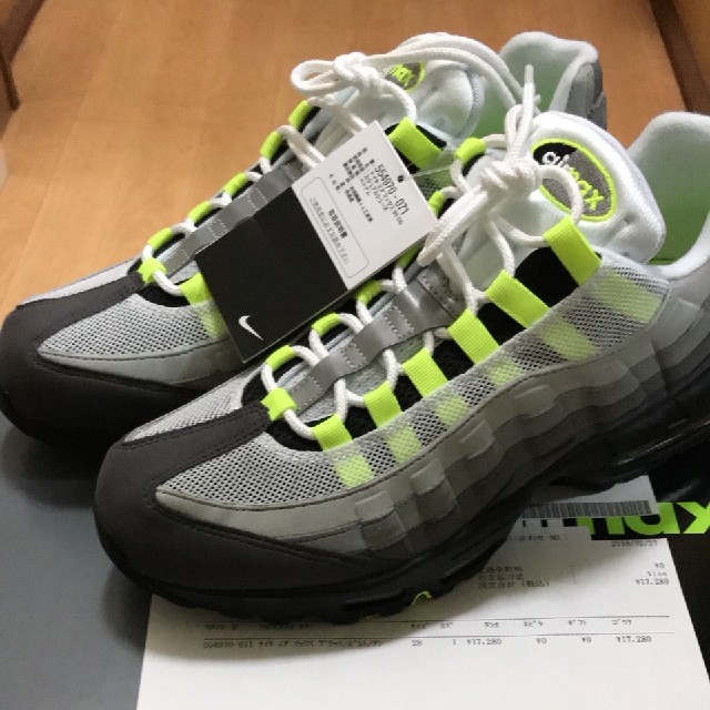 NIKE(ナイキ)のairmax95 イエローグラデ 28cm US10 メンズの靴/シューズ(スニーカー)の商品写真