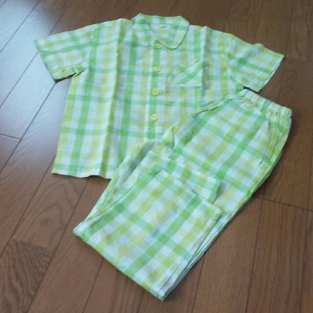 AEON(イオン)の新品　夏パジャマ　110㎝　イエロー キッズ/ベビー/マタニティのキッズ服男の子用(90cm~)(パジャマ)の商品写真