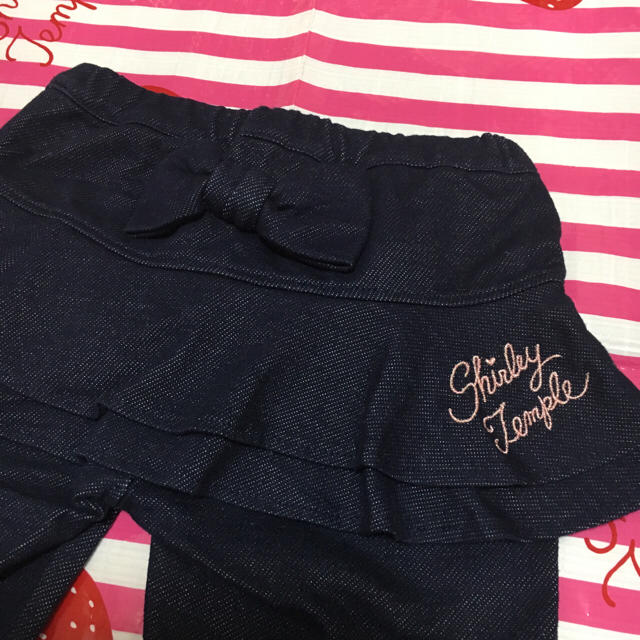Shirley Temple(シャーリーテンプル)のシャーリーテンプル デニムニットスカッツ 90 キッズ/ベビー/マタニティのキッズ服女の子用(90cm~)(パンツ/スパッツ)の商品写真