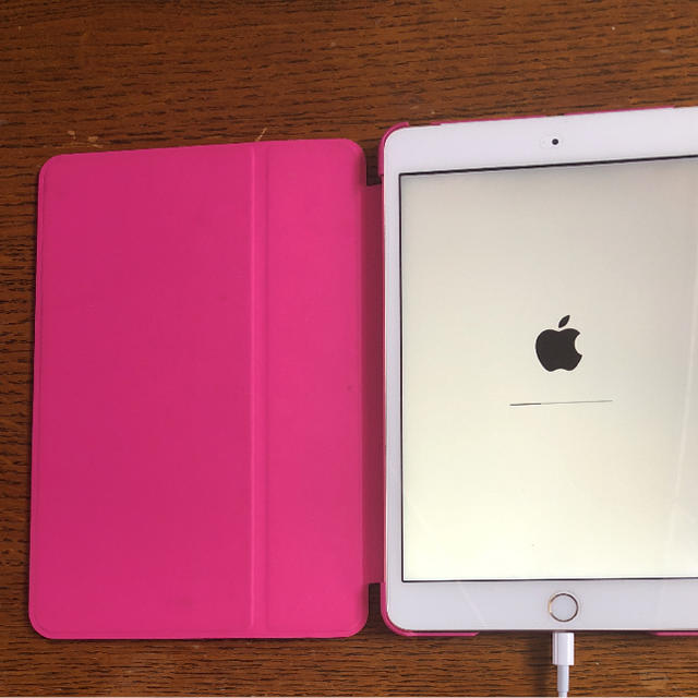 kate spade new york(ケイトスペードニューヨーク)のiPad mini3 ケース ケイトスペード スマホ/家電/カメラのスマホアクセサリー(iPadケース)の商品写真