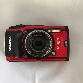 オリンパス(OLYMPUS)のオリンパス TG-５ レッド ８GのSDカード付き中古 美品です(コンパクトデジタルカメラ)