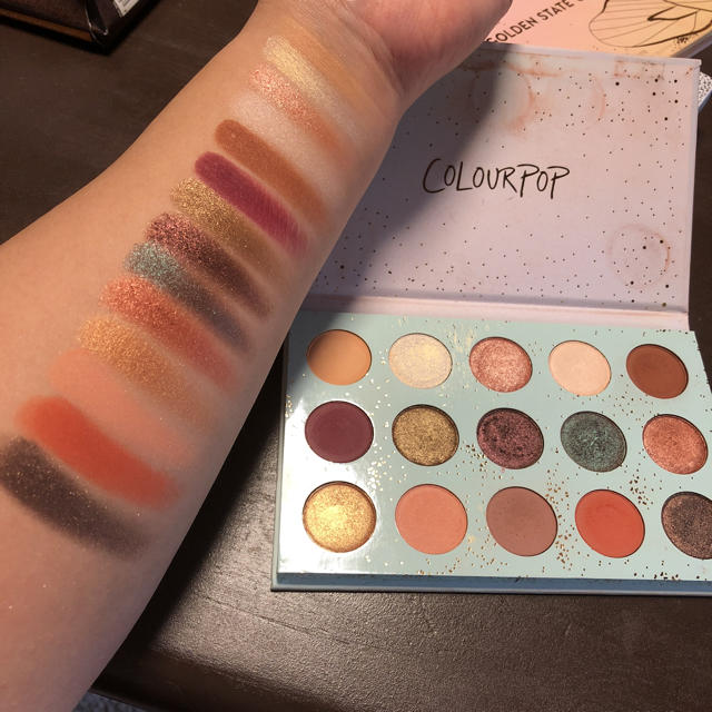 colourpop(カラーポップ)の値下げ！ALL SEE IS magic コスメ/美容のベースメイク/化粧品(アイシャドウ)の商品写真