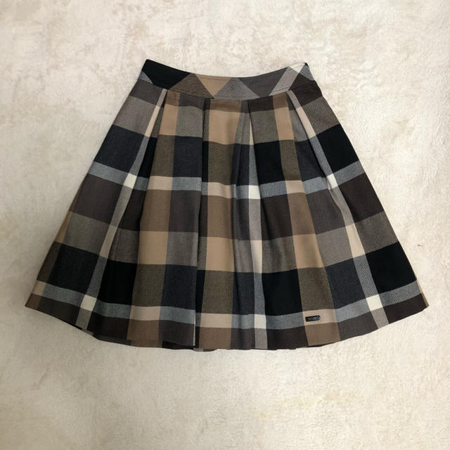 BURBERRY(バーバリー)のブルーレーベルクレストブリッジ スカート 新品 タグ付き レディースのスカート(ひざ丈スカート)の商品写真