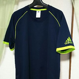 アディダス(adidas)のadidasTシャツ(Tシャツ/カットソー(半袖/袖なし))