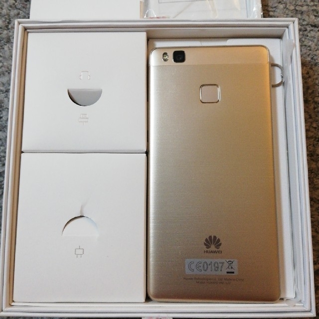 ANDROID(アンドロイド)の再値下げ！huawei P9lite  ゴールド simフリー スマホ/家電/カメラのスマートフォン/携帯電話(スマートフォン本体)の商品写真