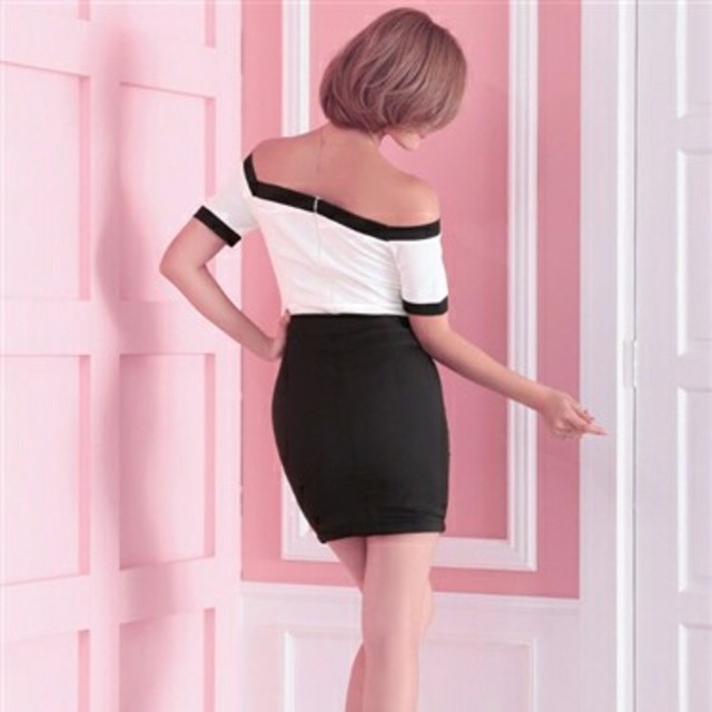 dazzy store(デイジーストア)のパールボタン付きモノトーンミニドレス レディースのフォーマル/ドレス(ミニドレス)の商品写真