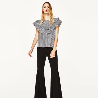 ザラ(ZARA)のZARA トップ ストライプ フリル(カットソー(半袖/袖なし))