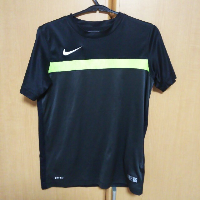 NIKE(ナイキ)のドライフイットシャツ キッズ/ベビー/マタニティのキッズ服男の子用(90cm~)(Tシャツ/カットソー)の商品写真