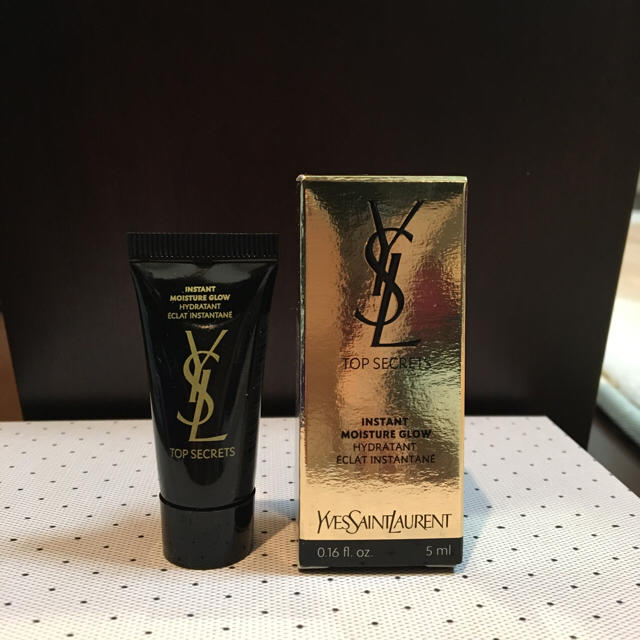 Yves Saint Laurent Beaute(イヴサンローランボーテ)の化粧品サンプル イヴ・サンローラン コスメ/美容のキット/セット(サンプル/トライアルキット)の商品写真