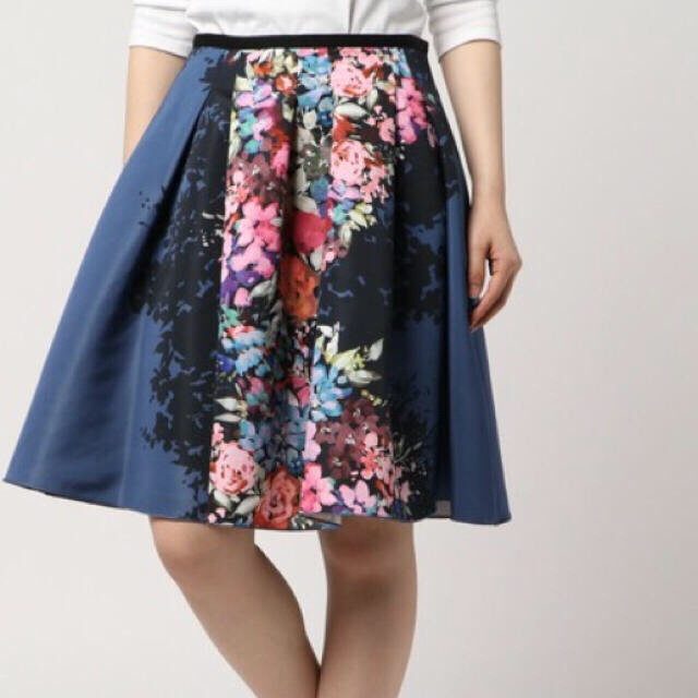 LANVIN en Bleu(ランバンオンブルー)のタグ付き新品！2018SSスカート レディースのスカート(ひざ丈スカート)の商品写真