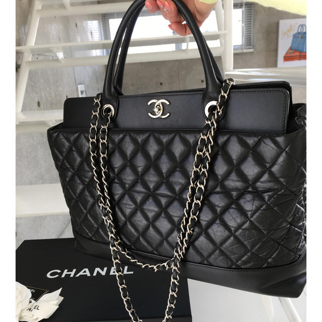 CHANEL(シャネル)の超美品 シャネル  正規品 チェーンバッグ♡YM様ご専用品♡ レディースのバッグ(ショルダーバッグ)の商品写真