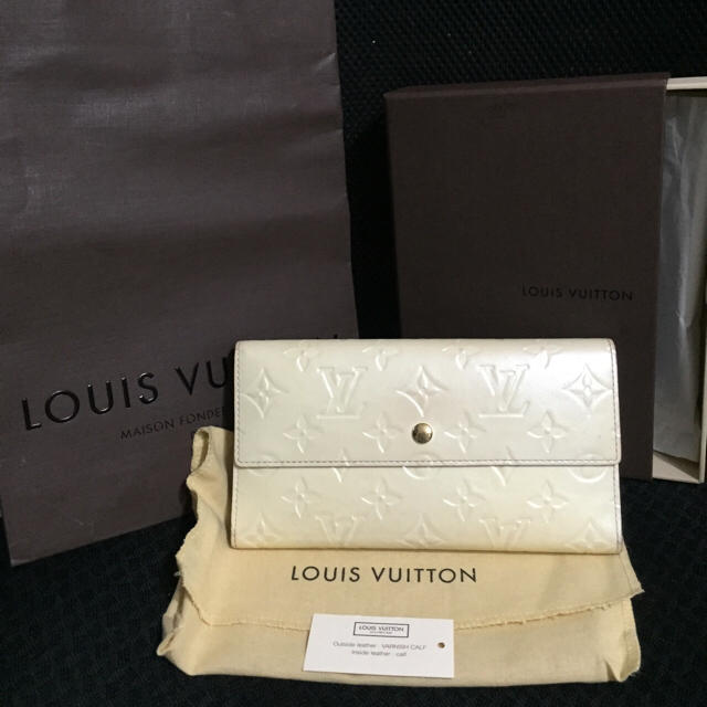 LOUIS VUITTON(ルイヴィトン)の❤️❤️りなぷ様専用❤️❤️          ルイヴィトン ヴェルニ長財布❣️ レディースのファッション小物(財布)の商品写真