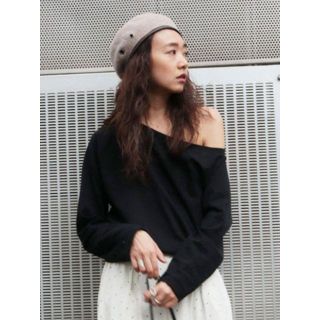 アングリッド(Ungrid)の♡17AW新品　大人気完売♡　ワンショルダーロングスリーブ　Tee アングリッド(Tシャツ(長袖/七分))