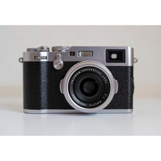 フジフイルム(富士フイルム)のFujifilm X100F （オマケあり）(コンパクトデジタルカメラ)