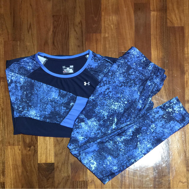 UNDER ARMOUR(アンダーアーマー)のUNDER ARMOUR 2Peace set レディースのレディース その他(その他)の商品写真