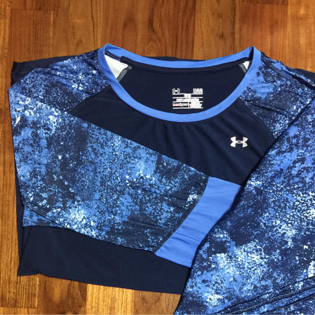 UNDER ARMOUR(アンダーアーマー)のUNDER ARMOUR 2Peace set レディースのレディース その他(その他)の商品写真