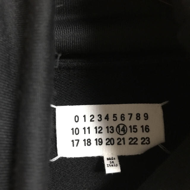 Maison Martin Margiela(マルタンマルジェラ)の専用 メンズのトップス(パーカー)の商品写真