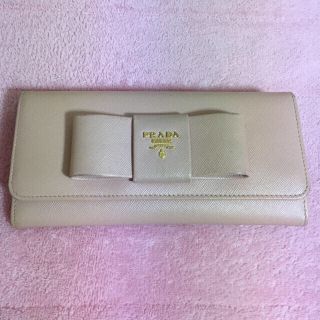 プラダ(PRADA)の【今だけ値下げ】PRADA ピンクリボン 長財布(財布)