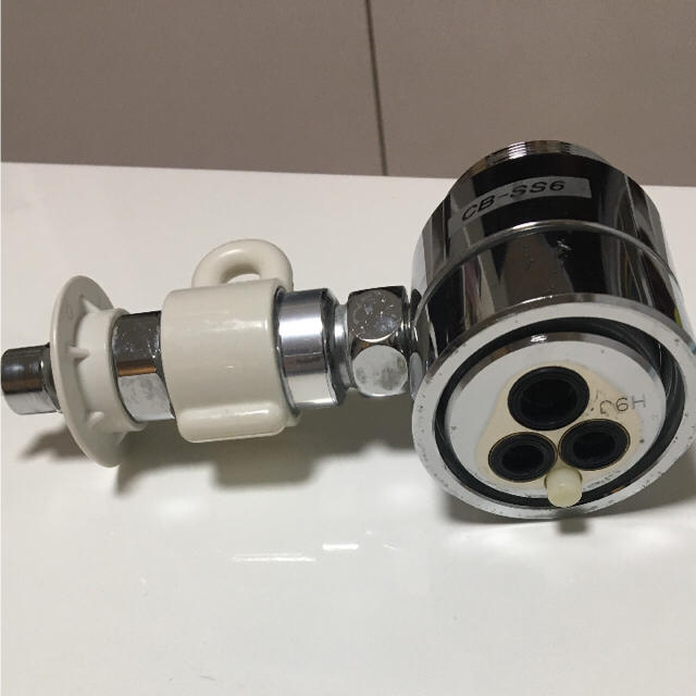 Panasonic(パナソニック)の食洗機 分岐水栓 CB-SS6 スマホ/家電/カメラの生活家電(食器洗い機/乾燥機)の商品写真