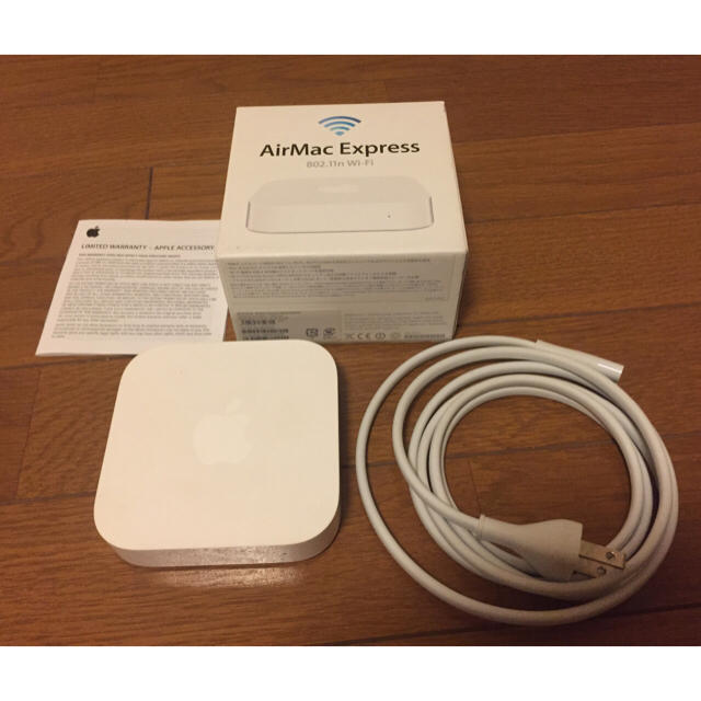 Apple(アップル)のAirMac Express MC414J/A スマホ/家電/カメラのスマホ/家電/カメラ その他(その他)の商品写真