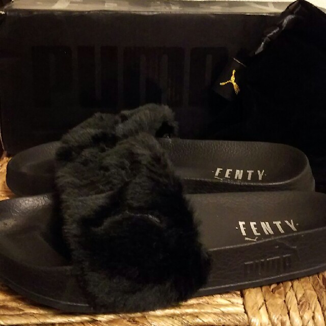 PUMA(プーマ)のプーマFENTYファーサンダル希少サイズ レディースの靴/シューズ(サンダル)の商品写真