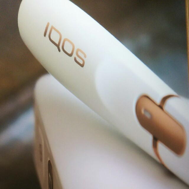 IQOS(アイコス)の【送料無料アイコスホルダー】ＩＱＯＳアイコス2.4plus メンズのファッション小物(タバコグッズ)の商品写真