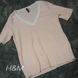 エイチアンドエム(H&M)のH&MバイカラーVネックトップス(Tシャツ(半袖/袖なし))