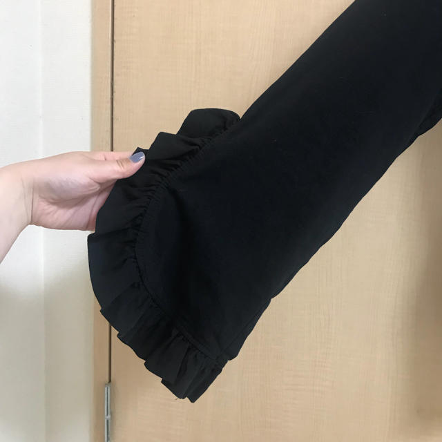 ZARA(ザラ)のZARA フリルカットソー レディースのトップス(カットソー(長袖/七分))の商品写真