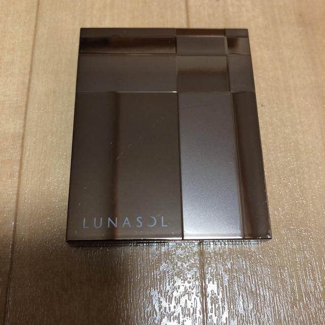 LUNASOL(ルナソル)のルナソル スキンモデリング アイズ01 コスメ/美容のベースメイク/化粧品(アイシャドウ)の商品写真