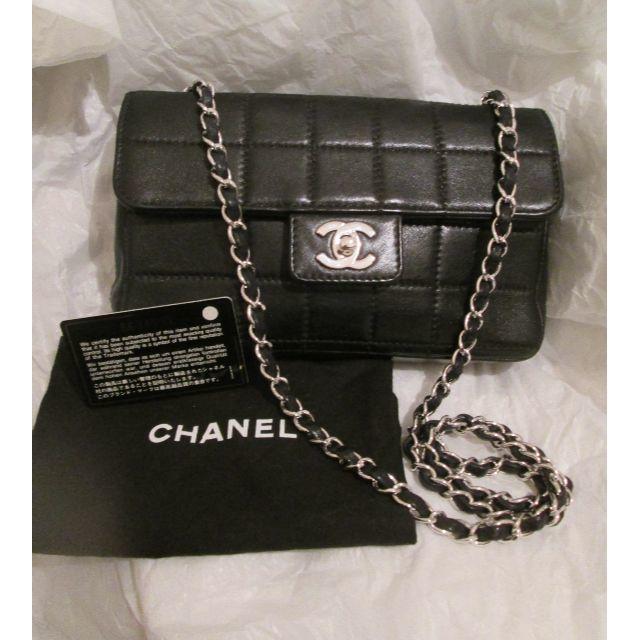 メッセンジャーバッグ正規美品　CHANEL　ブラックラム斜め掛けバックシルバー金具