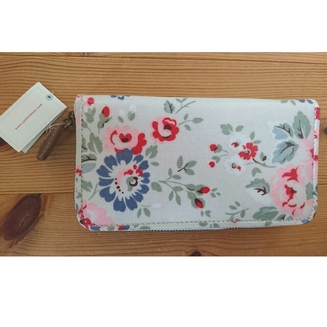 Cath Kidston(キャスキッドソン)のCath Kidston キャス・キッドソン 新品 長財布 レディースのファッション小物(財布)の商品写真