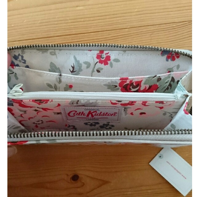 Cath Kidston(キャスキッドソン)のCath Kidston キャス・キッドソン 新品 長財布 レディースのファッション小物(財布)の商品写真