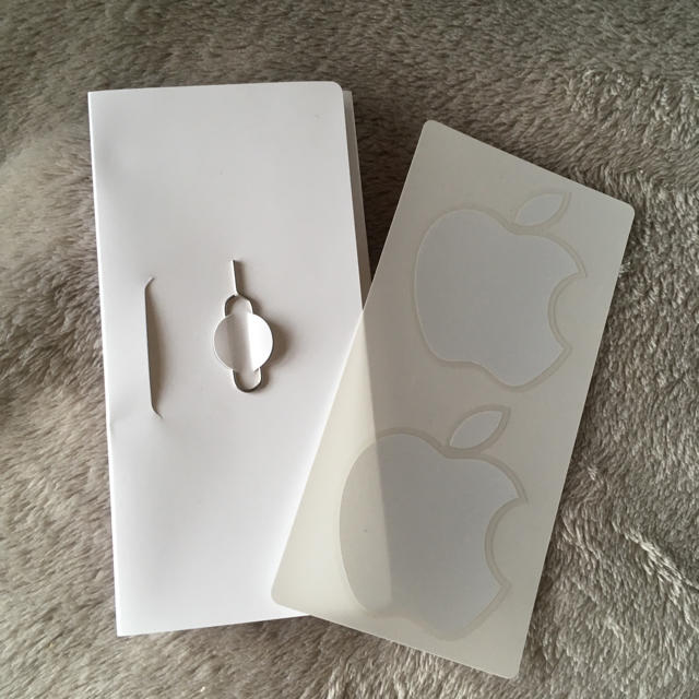 Apple(アップル)のSIMピン Apple シール スマホ/家電/カメラのスマートフォン/携帯電話(その他)の商品写真