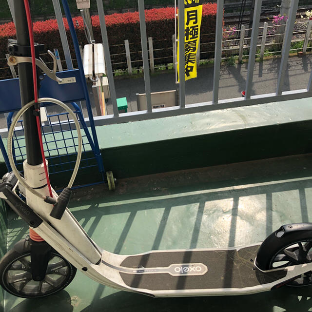 Oxelo ( オクセロ )折りたたみキックボード エンタメ/ホビーのテーブルゲーム/ホビー(三輪車/乗り物)の商品写真