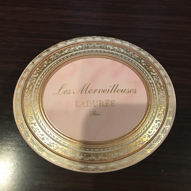 LADUREE(ラデュレ)のラデュレ チークカラーパレット 未使用 コスメ/美容のベースメイク/化粧品(チーク)の商品写真