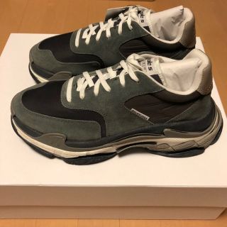 バレンシアガ(Balenciaga)のgw前値引き！BALENCIAGA バレンシアガ Triple Sグレー 42(スニーカー)