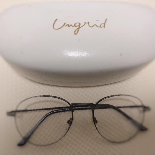 Ungrid(アングリッド)の ungrid 伊達眼鏡 眼鏡 ケース メガネケース付き 黒 レディースのファッション小物(サングラス/メガネ)の商品写真