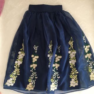 トッコ(tocco)のトッコ♡刺繍スカート(ひざ丈スカート)