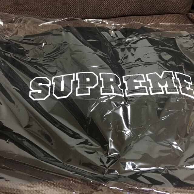 Supreme(シュプリーム)のCord Collegiate Logo Hooded Sweatshirt  メンズのトップス(パーカー)の商品写真