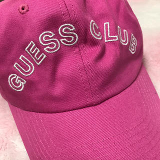 ゲス(GUESS)のGUESS ピンク キャップ(キャップ)