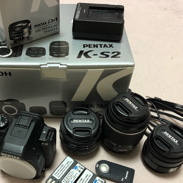 一眼レフPENTAX K-S2ダブルレンズキット+単焦点レンズ