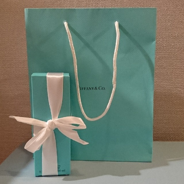 Tiffany & Co.(ティファニー)のティファニー シャワージェル新品未使用袋、リボン付き コスメ/美容のボディケア(ボディソープ/石鹸)の商品写真