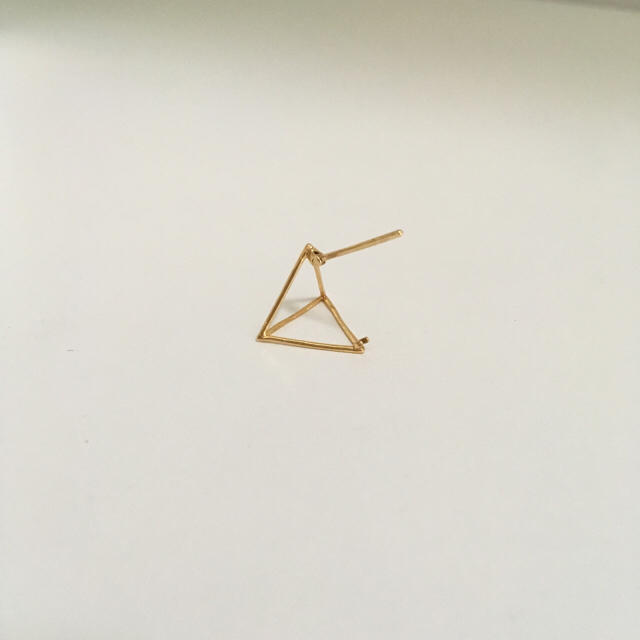 SHIHARA triangle トライアングル ピアス 15 レディースのアクセサリー(ピアス)の商品写真