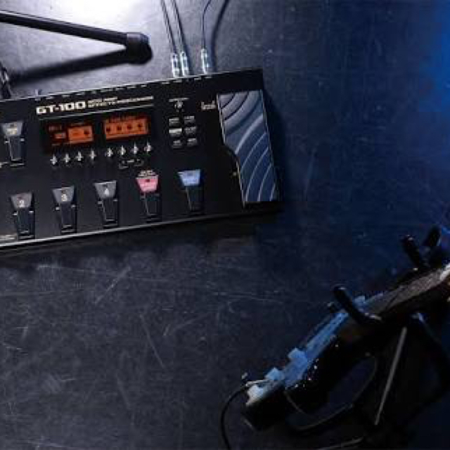 BOSS(ボス)のBOSS GT 100 ver2.0 マルチエフェクター 楽器のギター(エフェクター)の商品写真