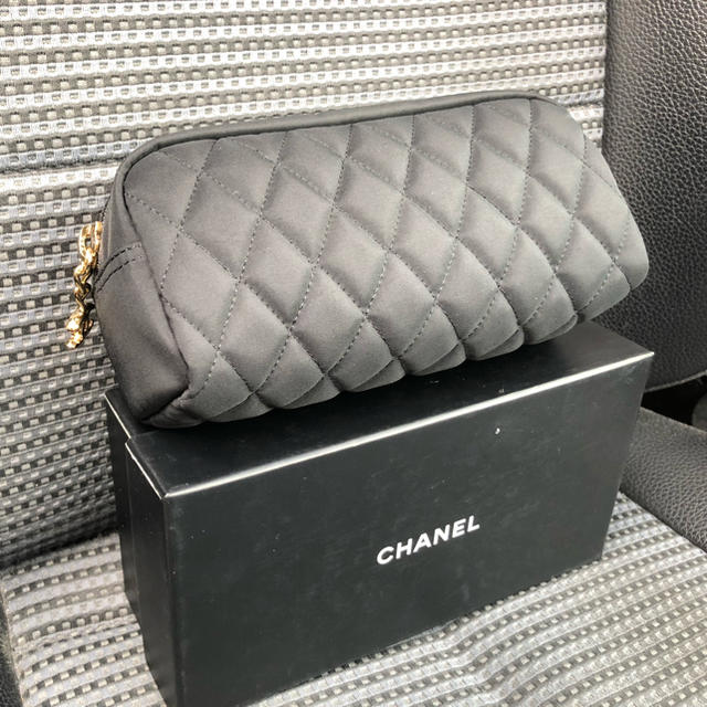 CHANEL(シャネル)のCHANEL レア 美品 ポーチ【非売品未使用・正規品】 レディースのファッション小物(ポーチ)の商品写真