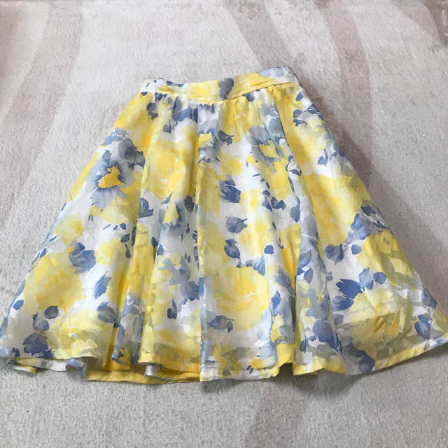 ByeBye(バイバイ)の花柄 フレアスカート レディースのスカート(ひざ丈スカート)の商品写真