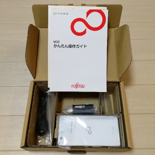 【新品】Fujitsu arrows M03 White 国内版SIMフリースマートフォン本体