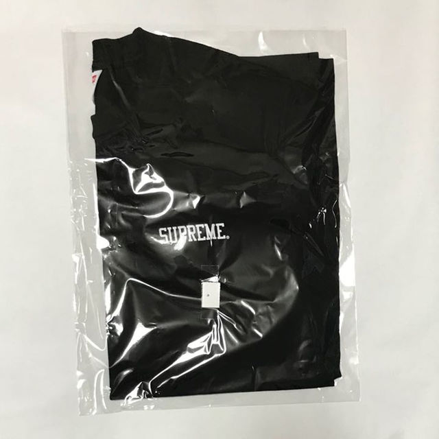 Supreme(シュプリーム)のS サイズ Supreme AKIRA Pill Tee Black アキラ メンズのトップス(その他)の商品写真